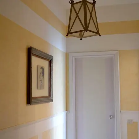 Apartment Piano8 *